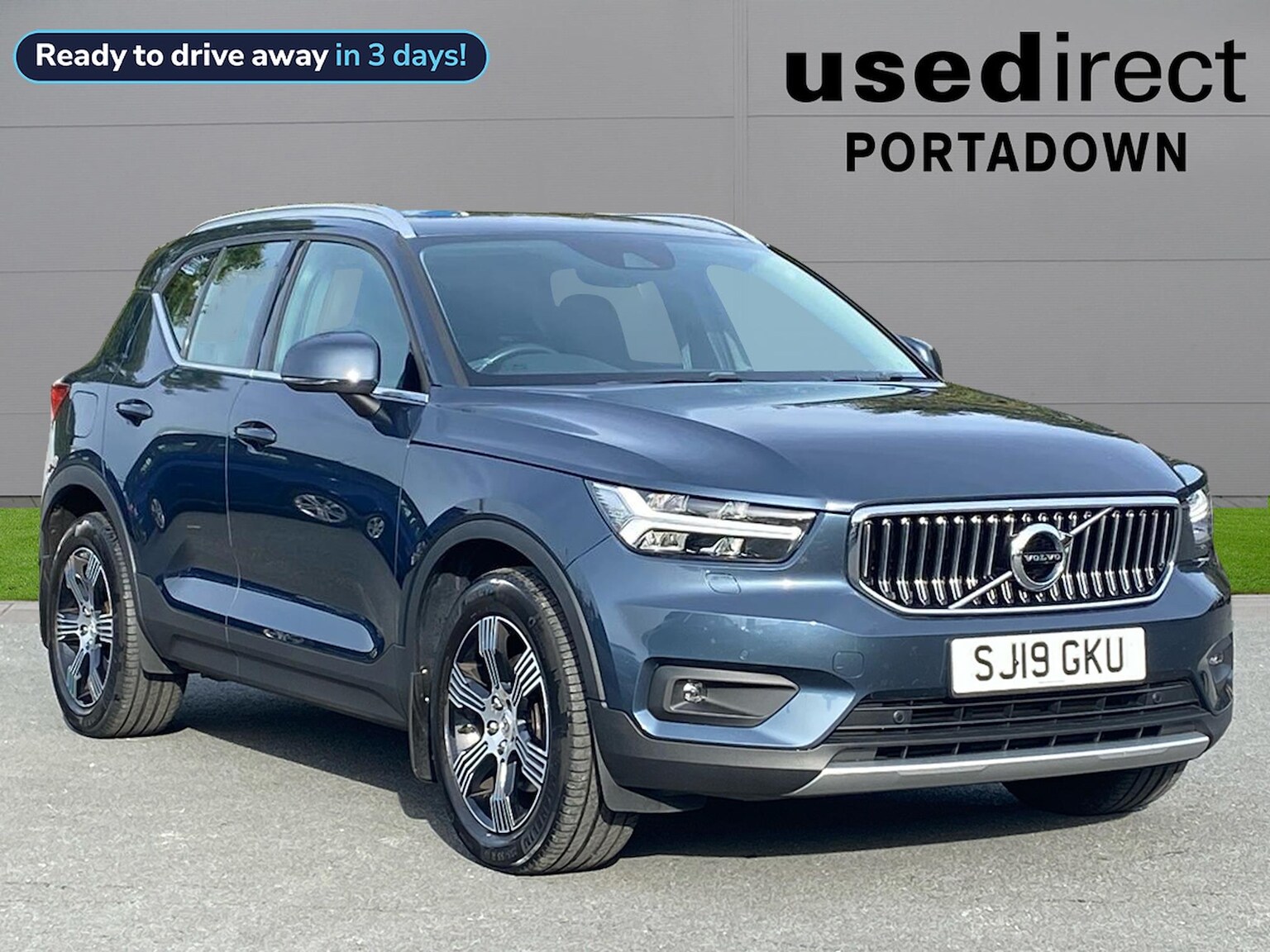 Main listing image - Volvo XC40