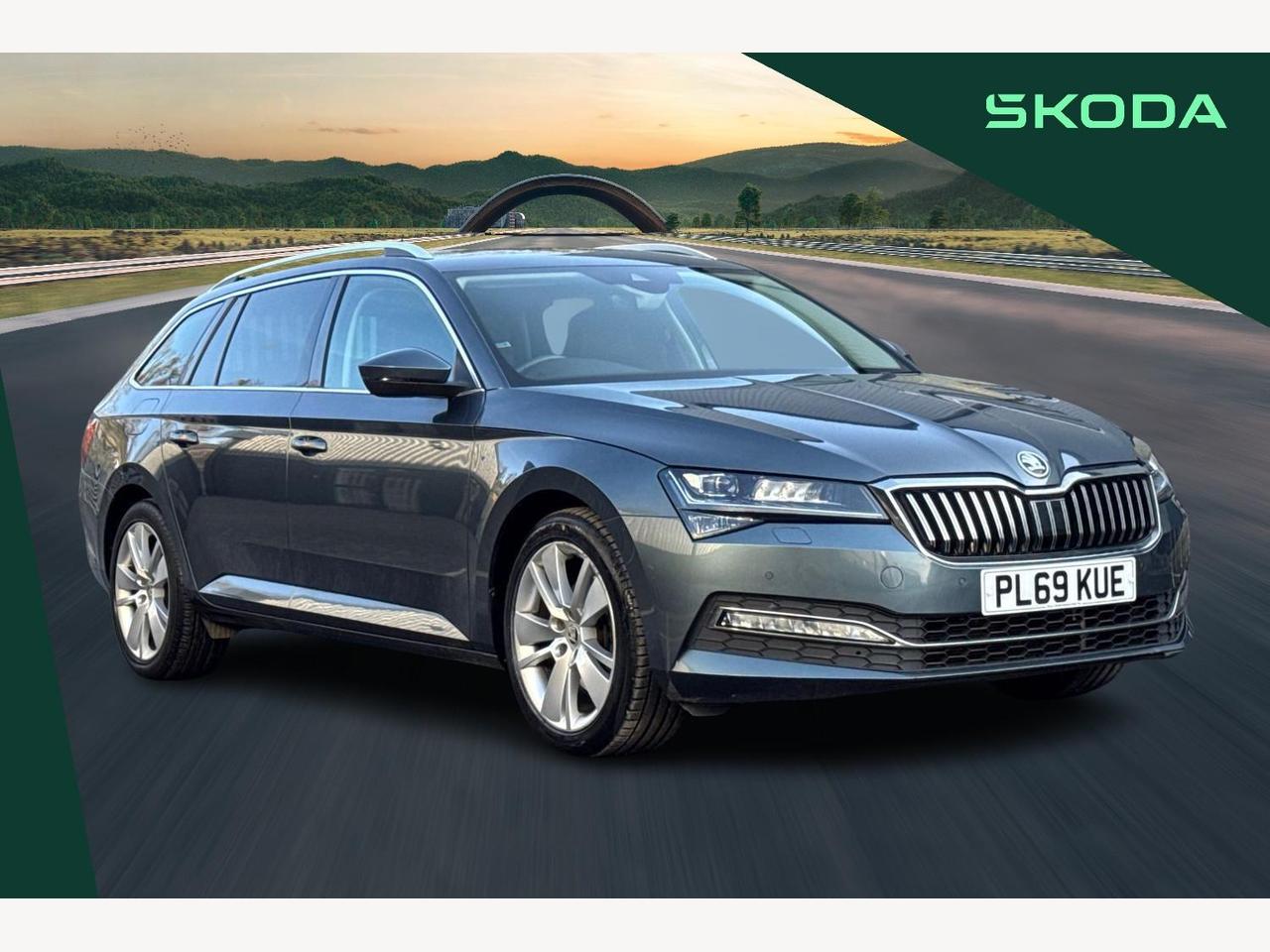 Main listing image - Skoda Superb Estate