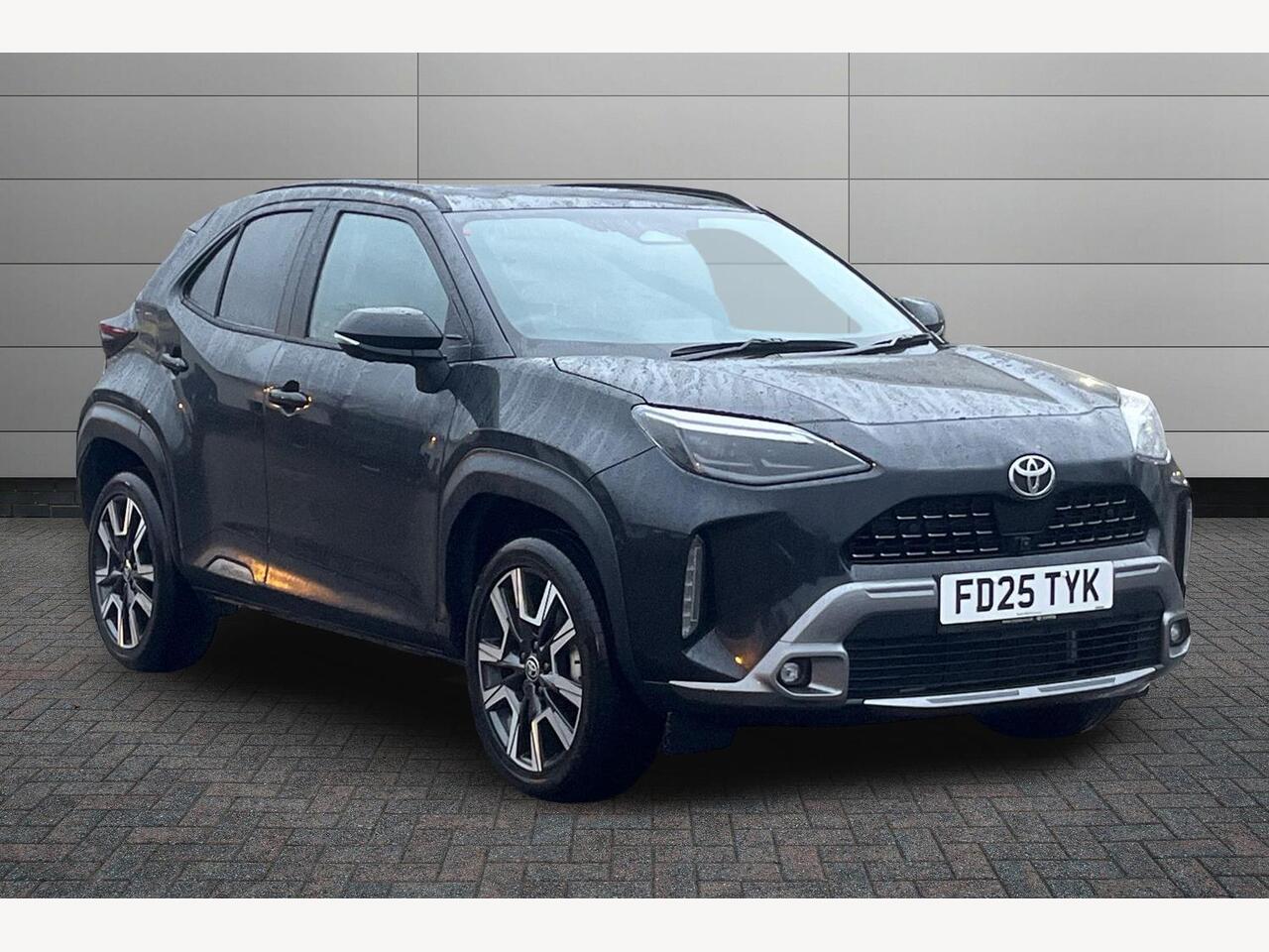 Main listing image - Toyota Yaris Cross