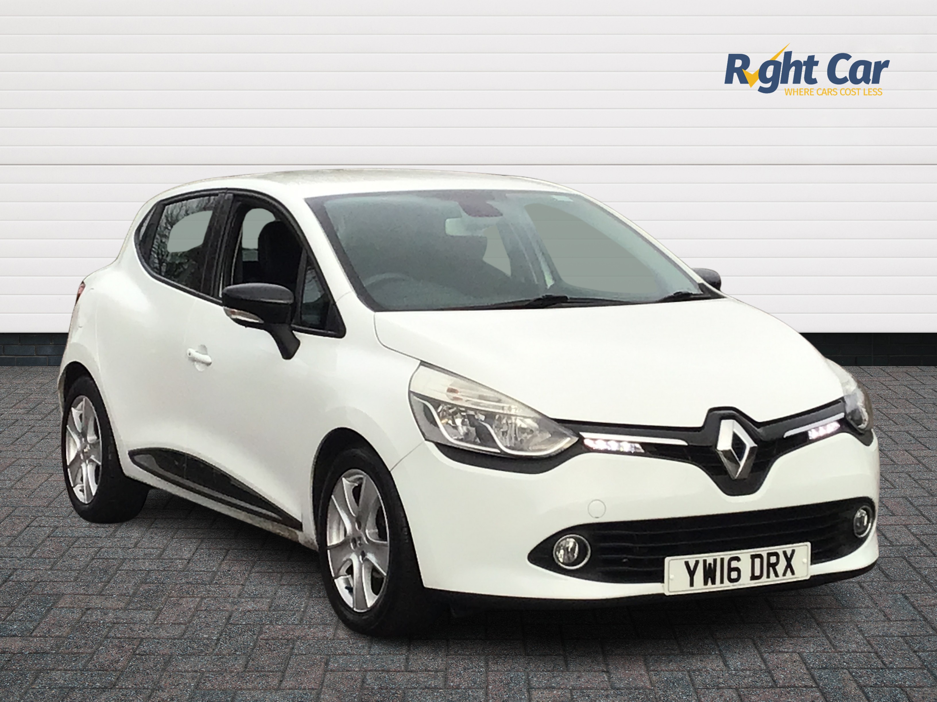 Main listing image - Renault Clio