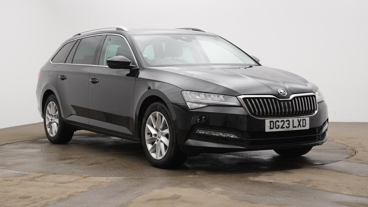 Main listing image - Skoda Superb Estate