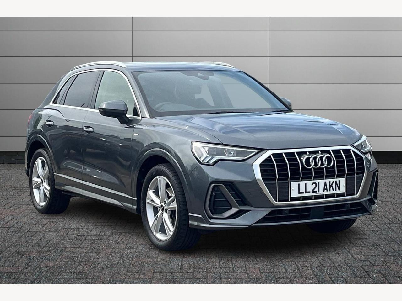Main listing image - Audi Q3