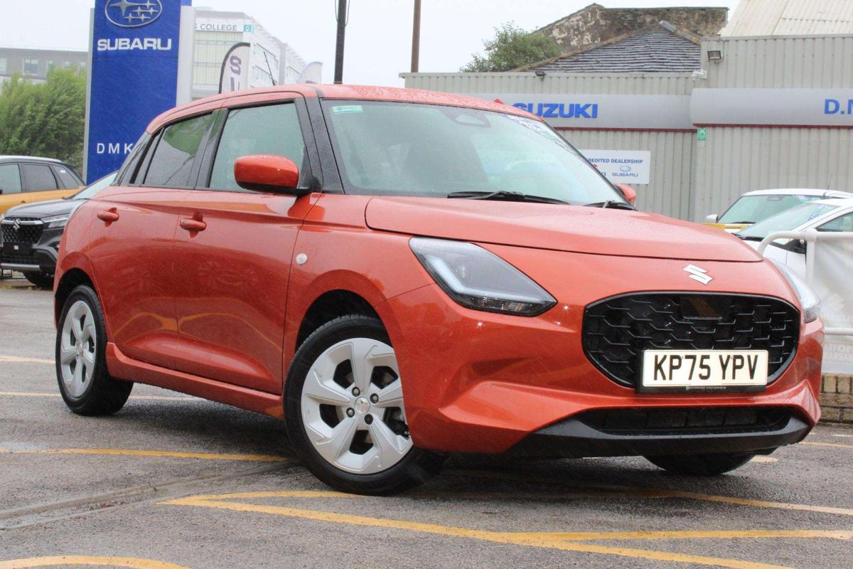 Main listing image - Suzuki Swift