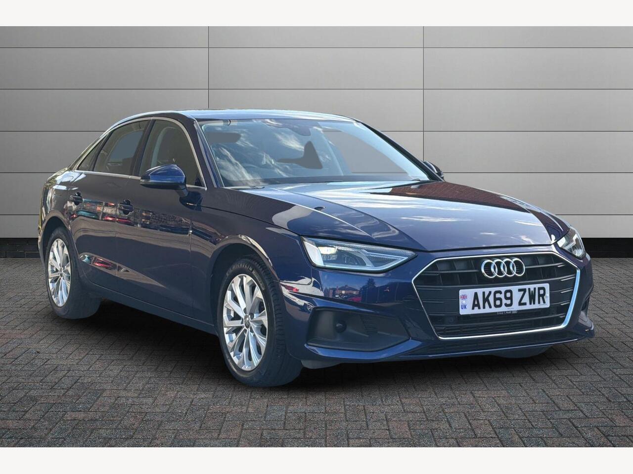 Main listing image - Audi A4