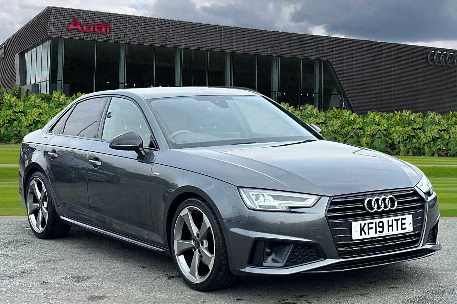 Main listing image - Audi A4