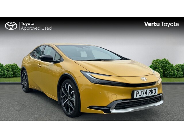 Main listing image - Toyota Prius Plug-In