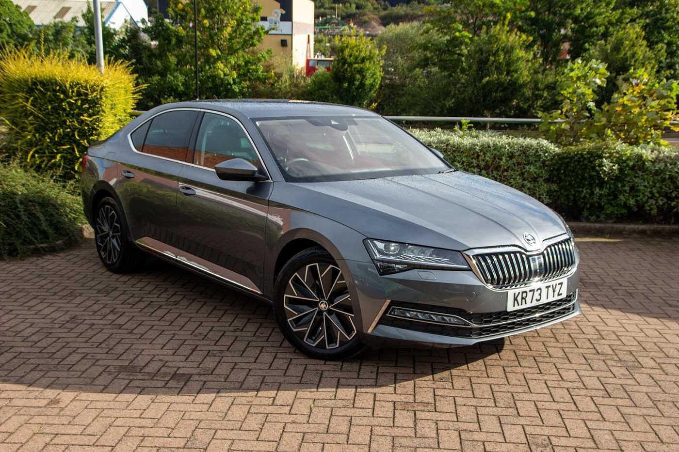 Main listing image - Skoda Superb