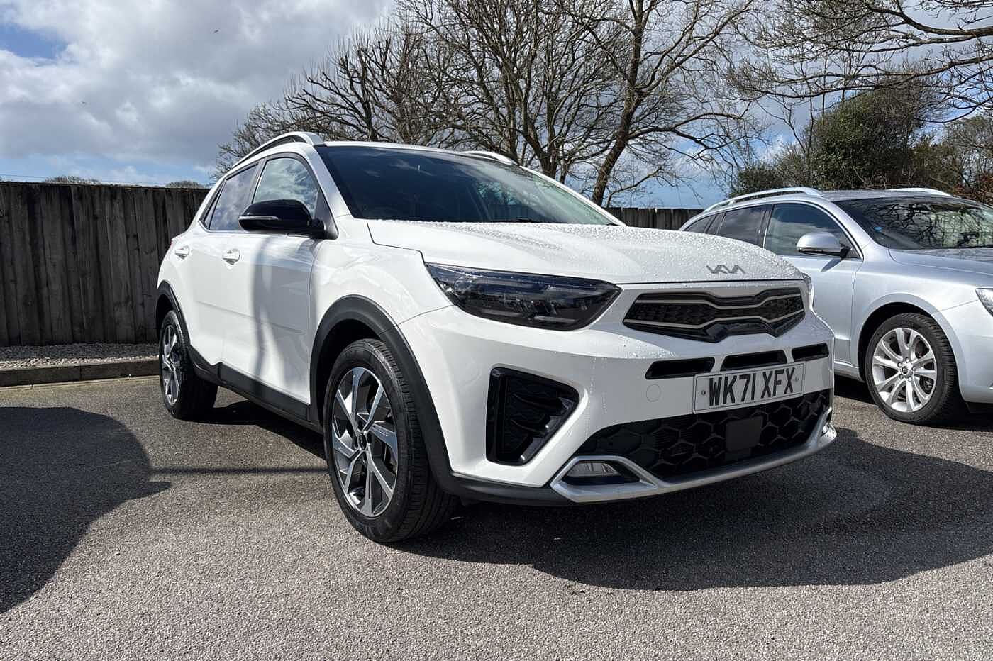 Main listing image - Kia Stonic