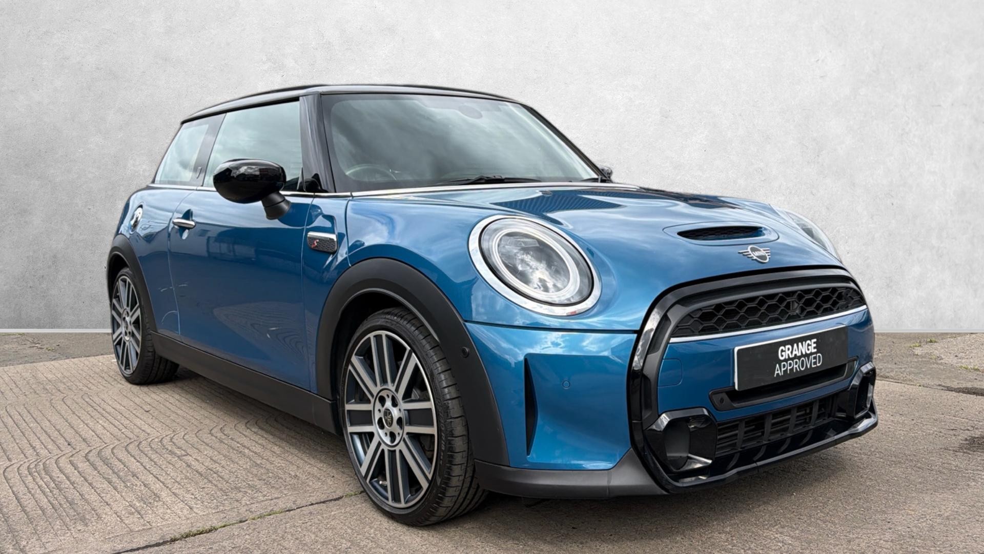 Main listing image - MINI Hatchback
