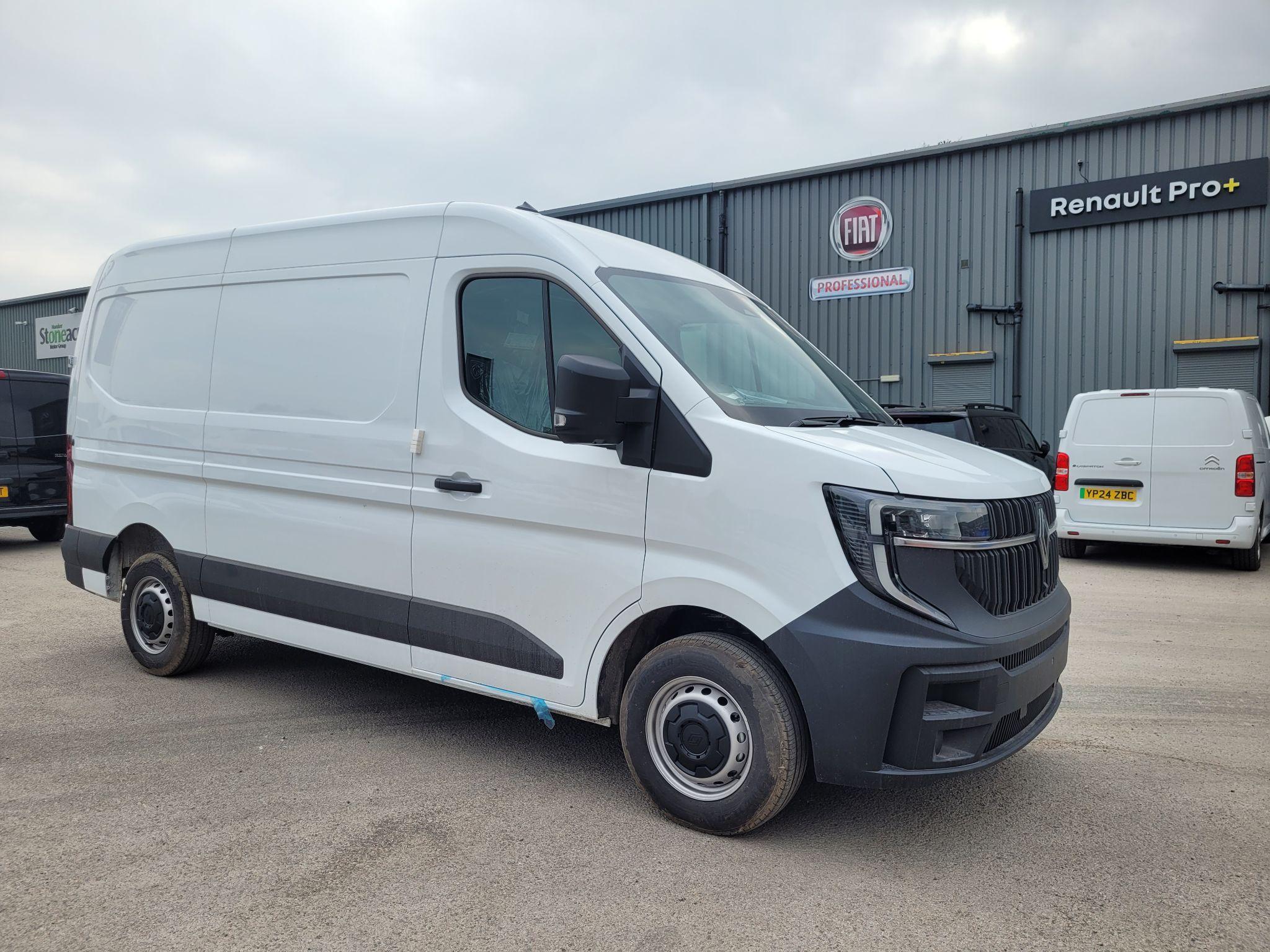 Main listing image - Renault Master