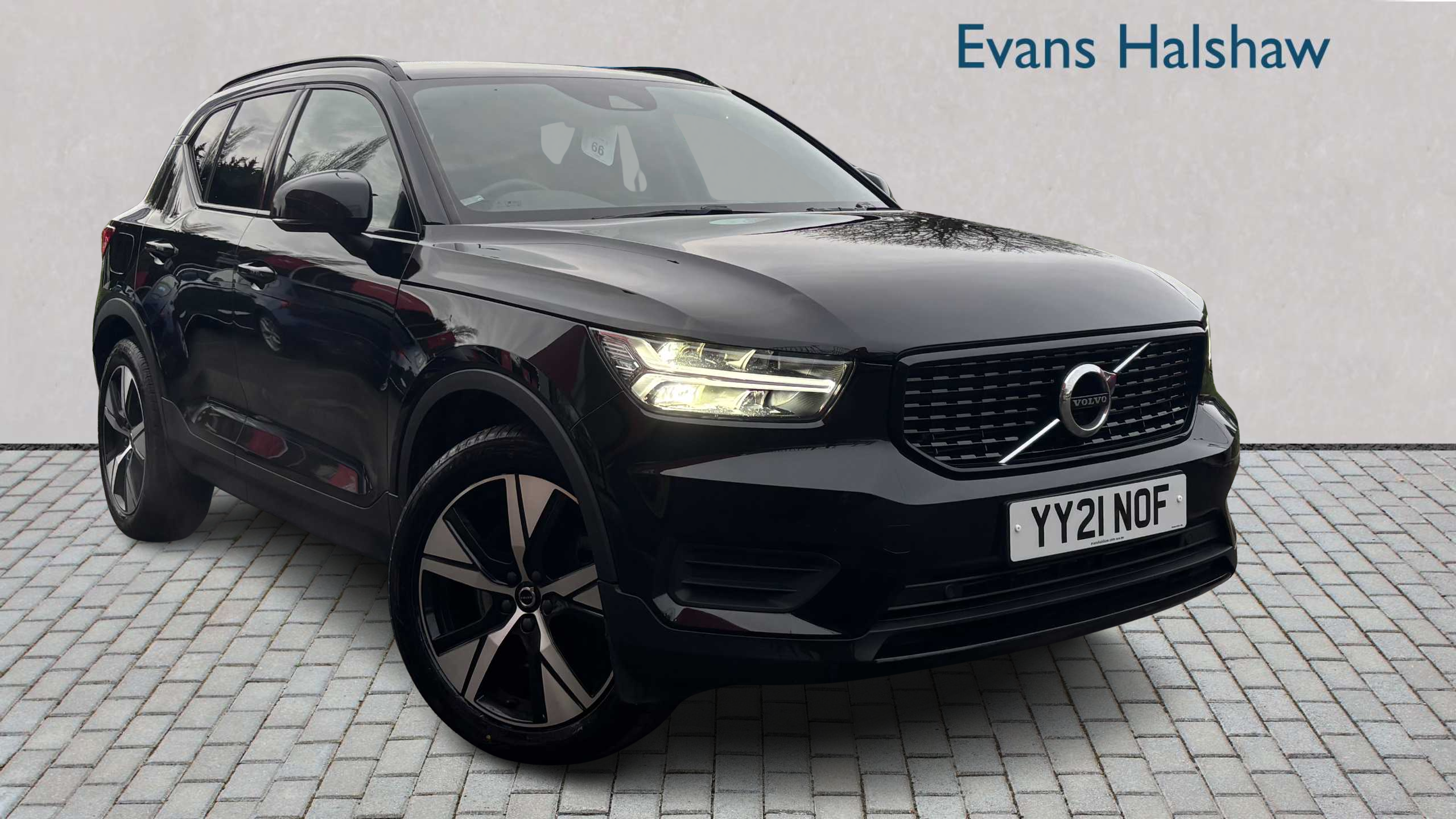 Main listing image - Volvo XC40 Recharge