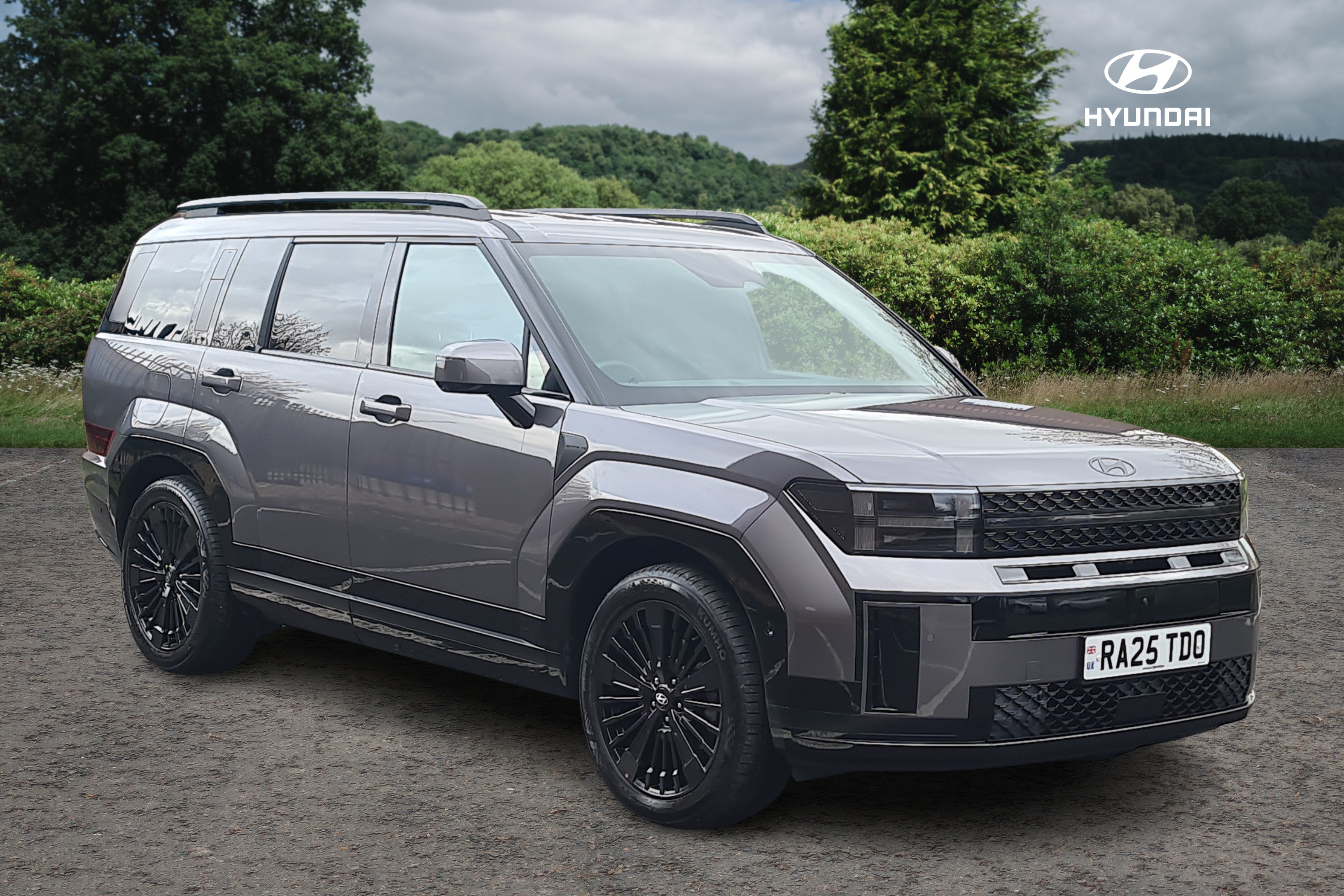 Main listing image - Hyundai Santa Fe