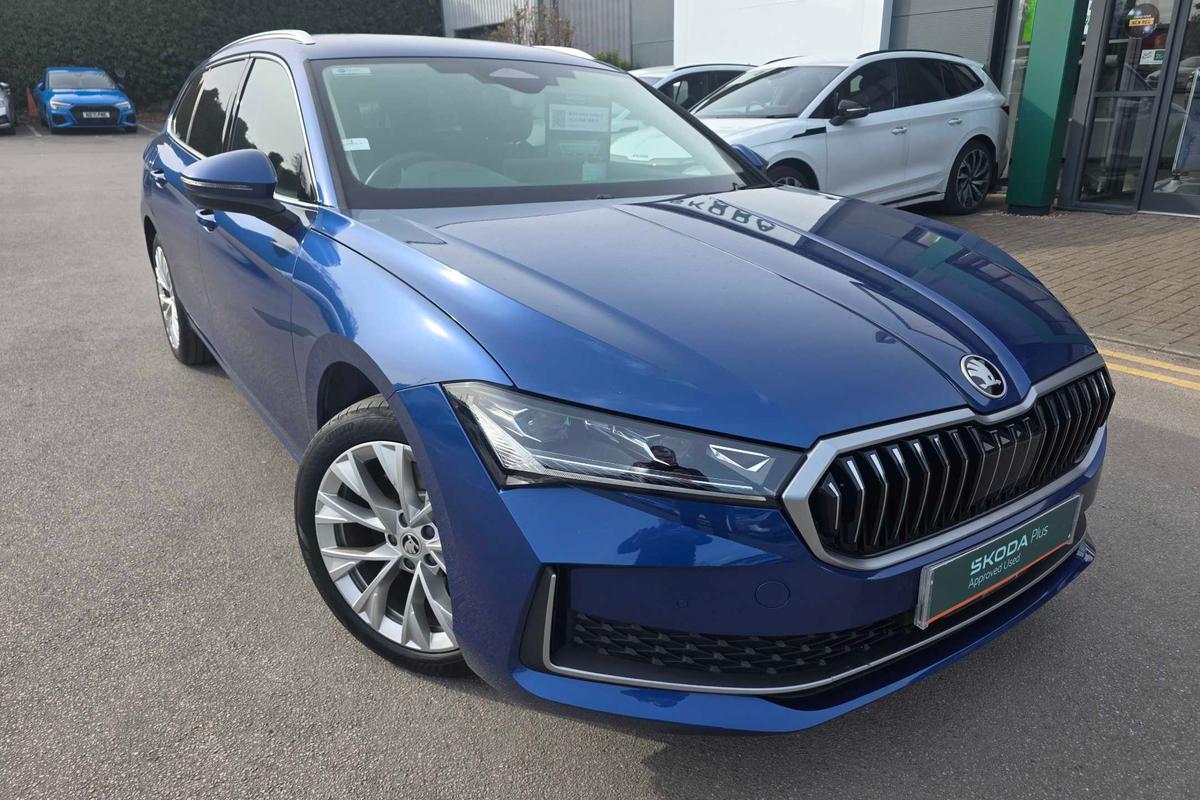 Main listing image - Skoda Superb Estate