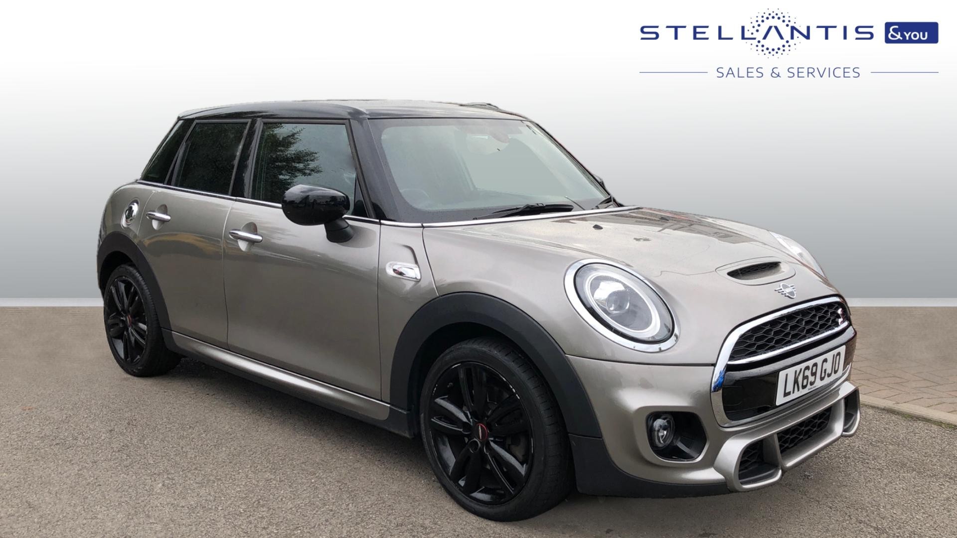 Main listing image - MINI Hatchback 5dr