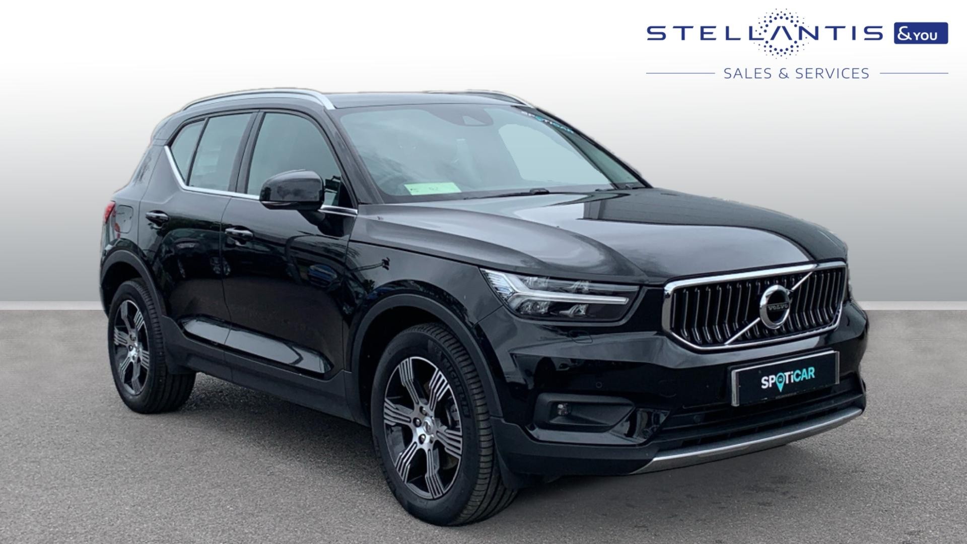 Main listing image - Volvo XC40