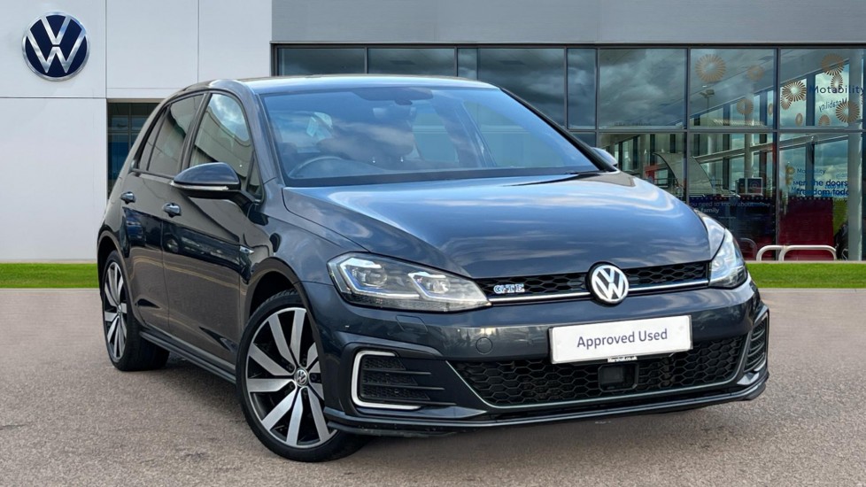 Main listing image - Volkswagen Golf GTE