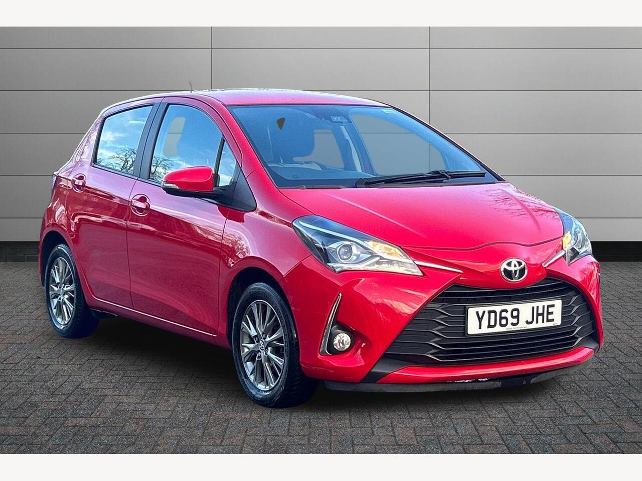 Main listing image - Toyota Yaris