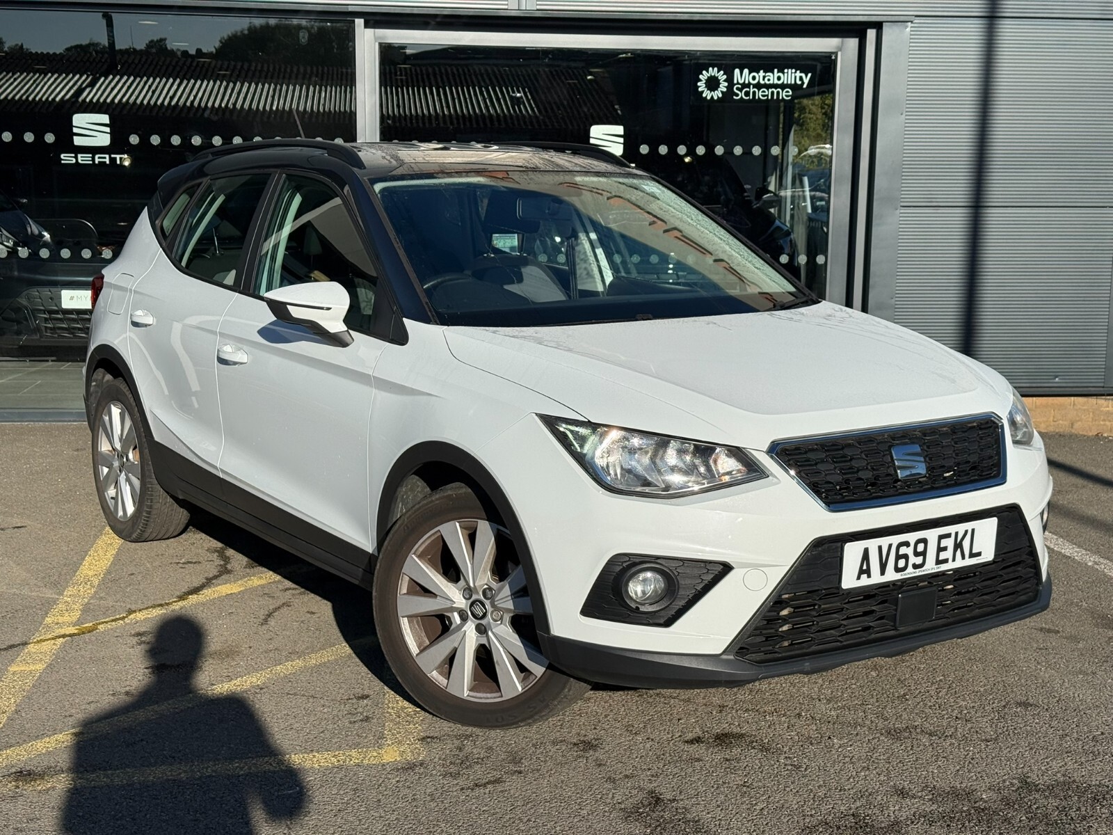 Main listing image - SEAT Arona