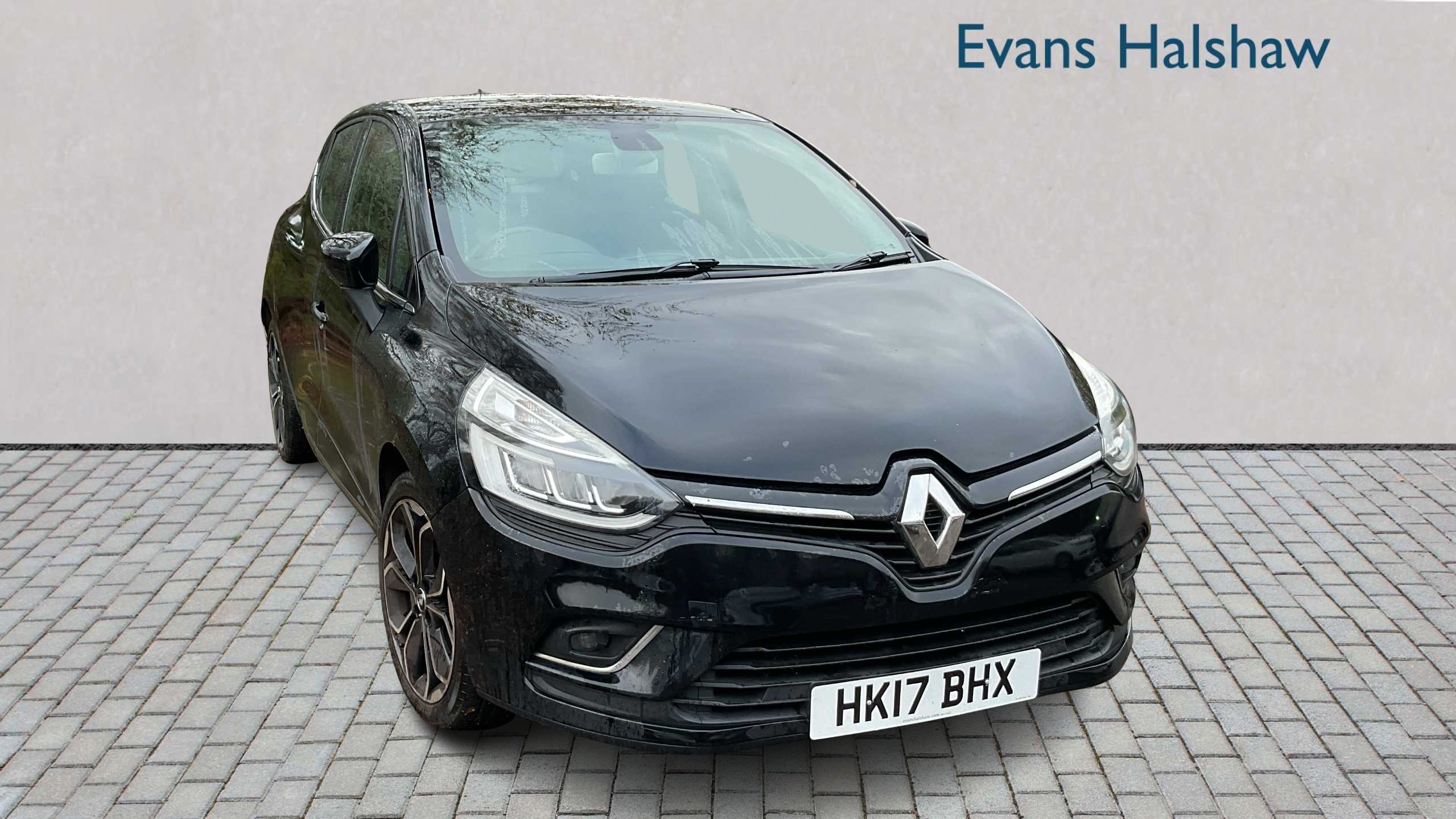 Main listing image - Renault Clio
