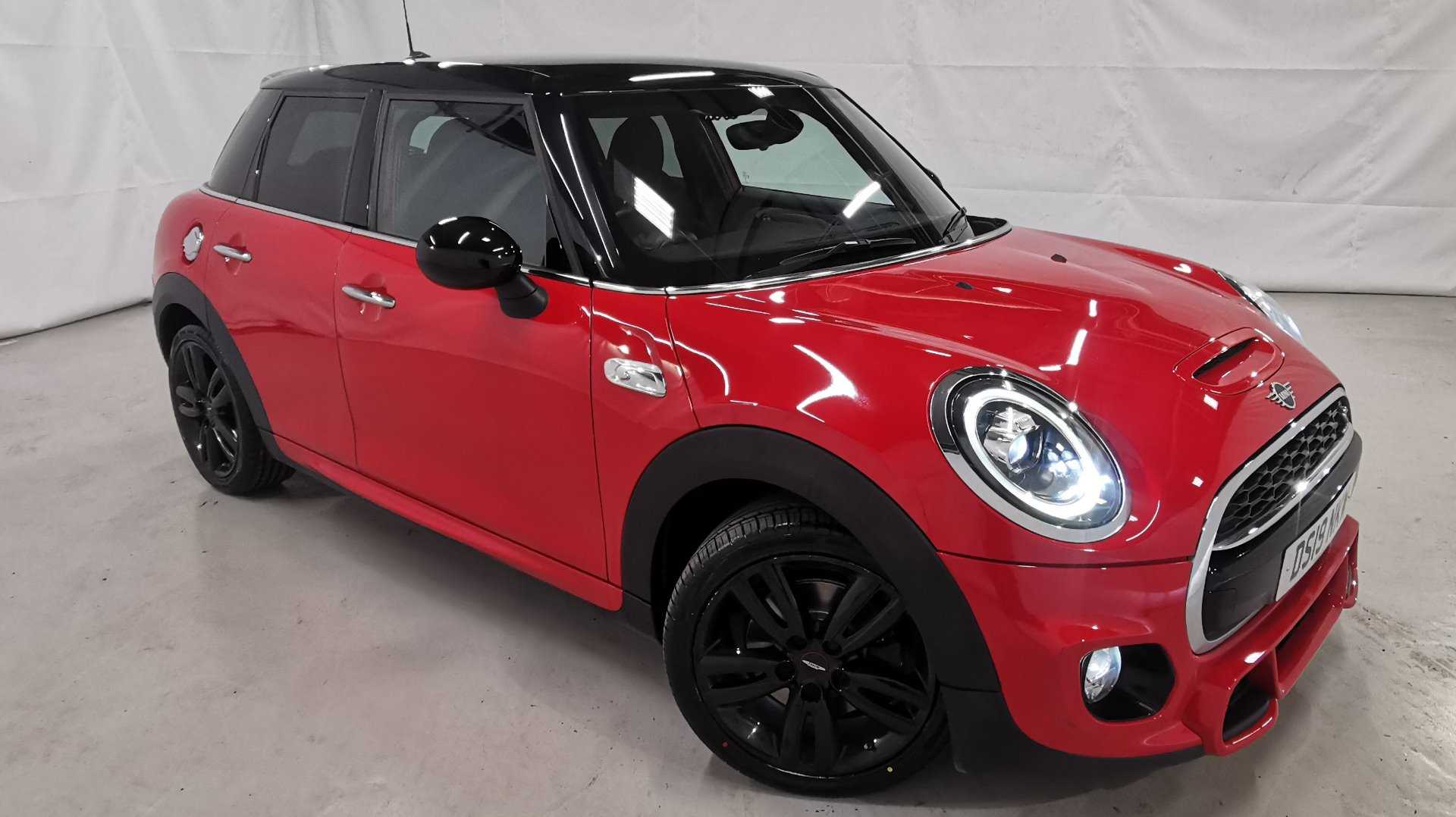 Main listing image - MINI Hatchback 5dr