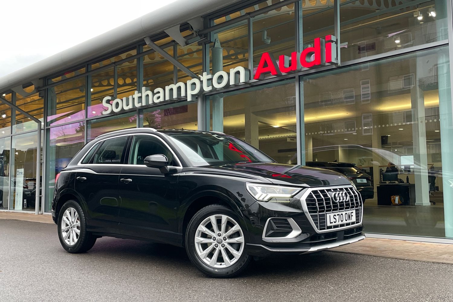 Main listing image - Audi Q3