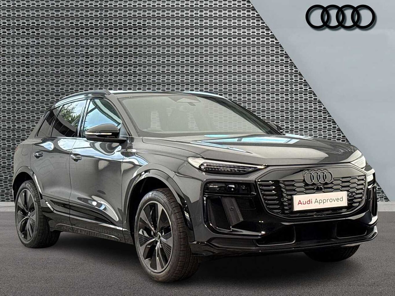 Main listing image - Audi Q6