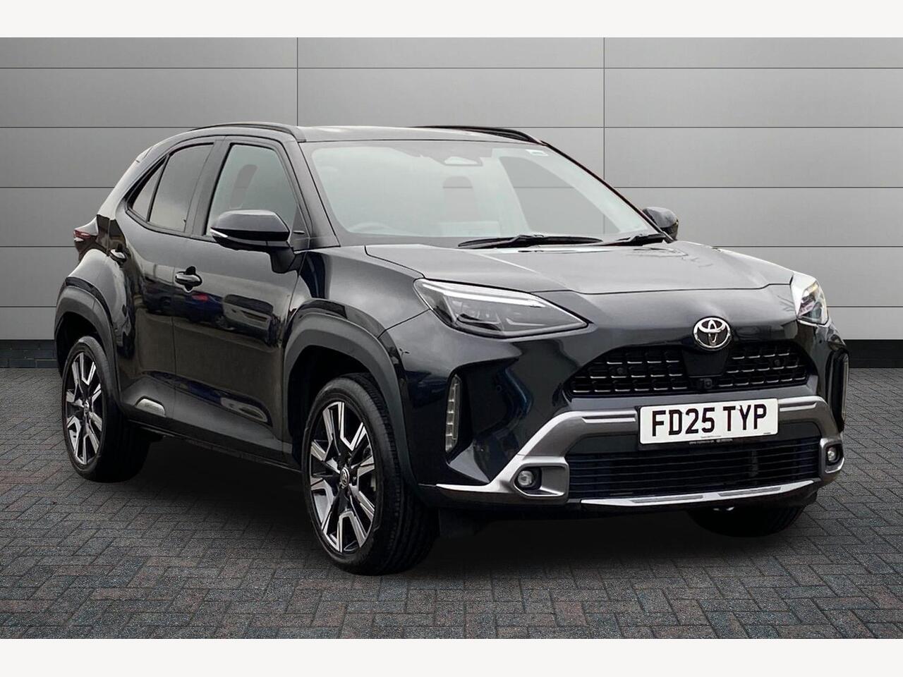 Main listing image - Toyota Yaris Cross