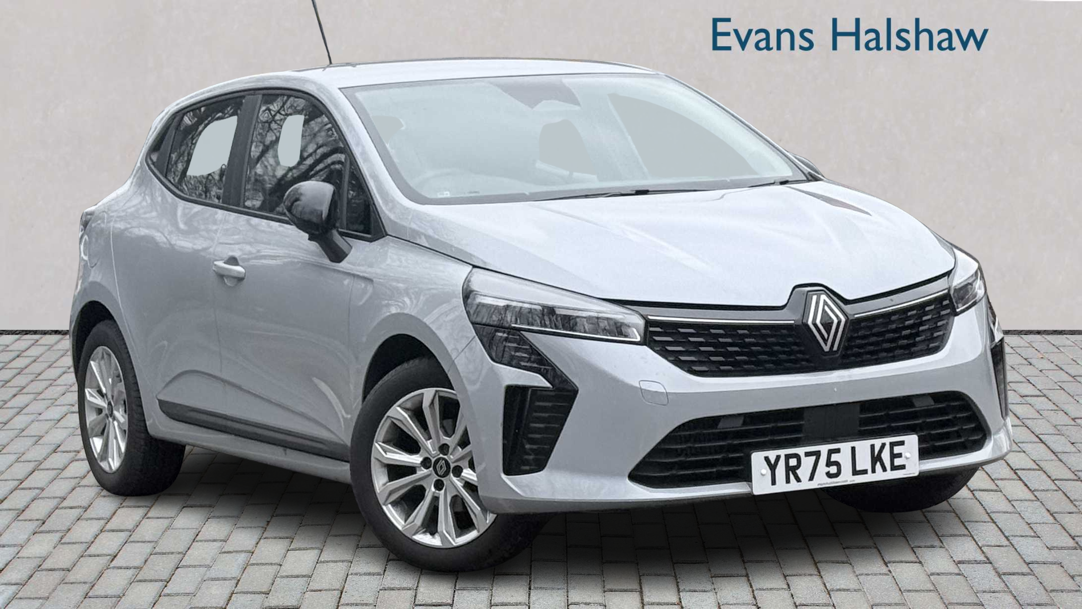 Main listing image - Renault Clio