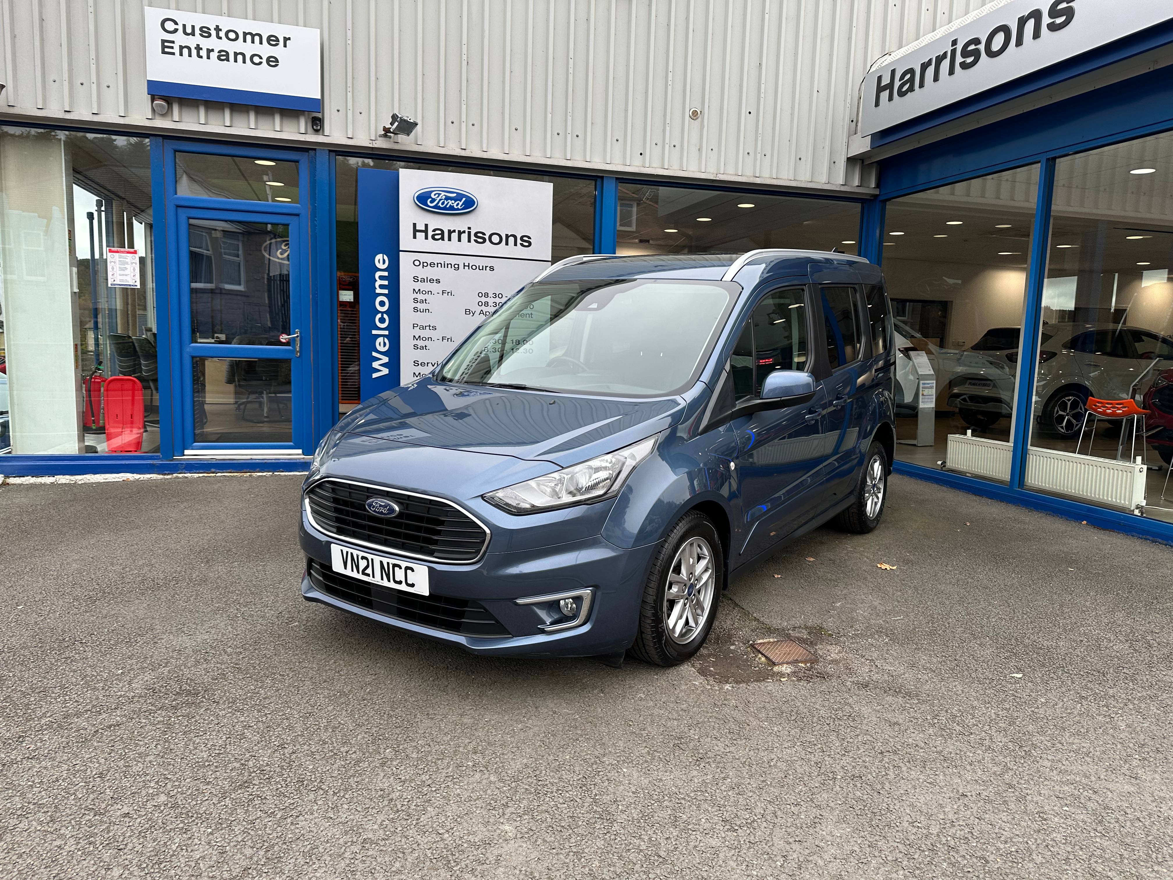 Main listing image - Ford Tourneo Connect