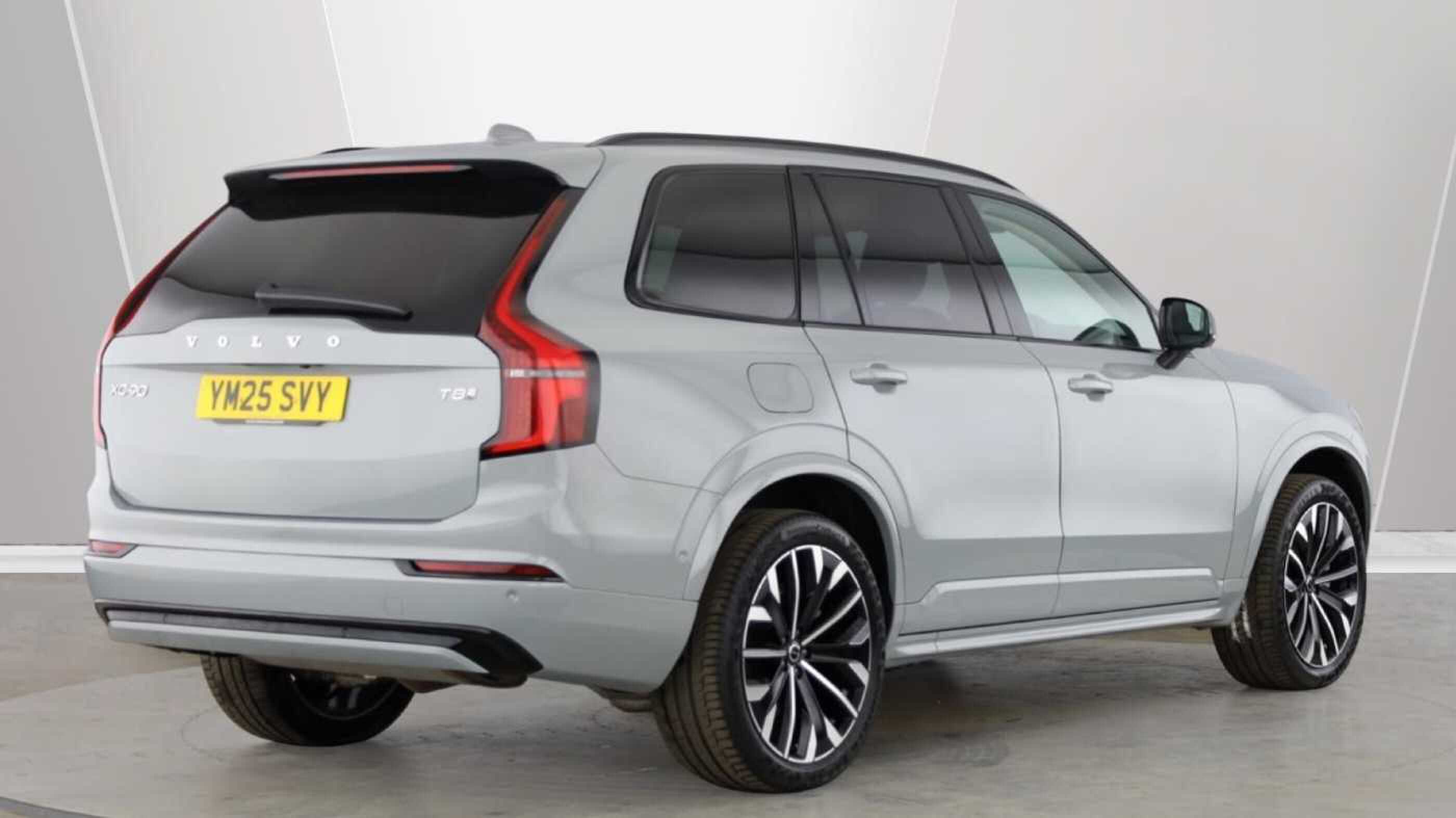 Main listing image - Volvo XC90