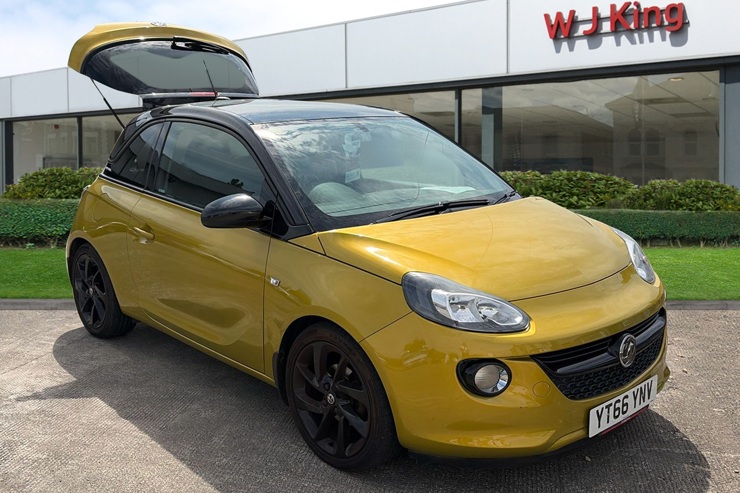 Main listing image - Vauxhall Adam
