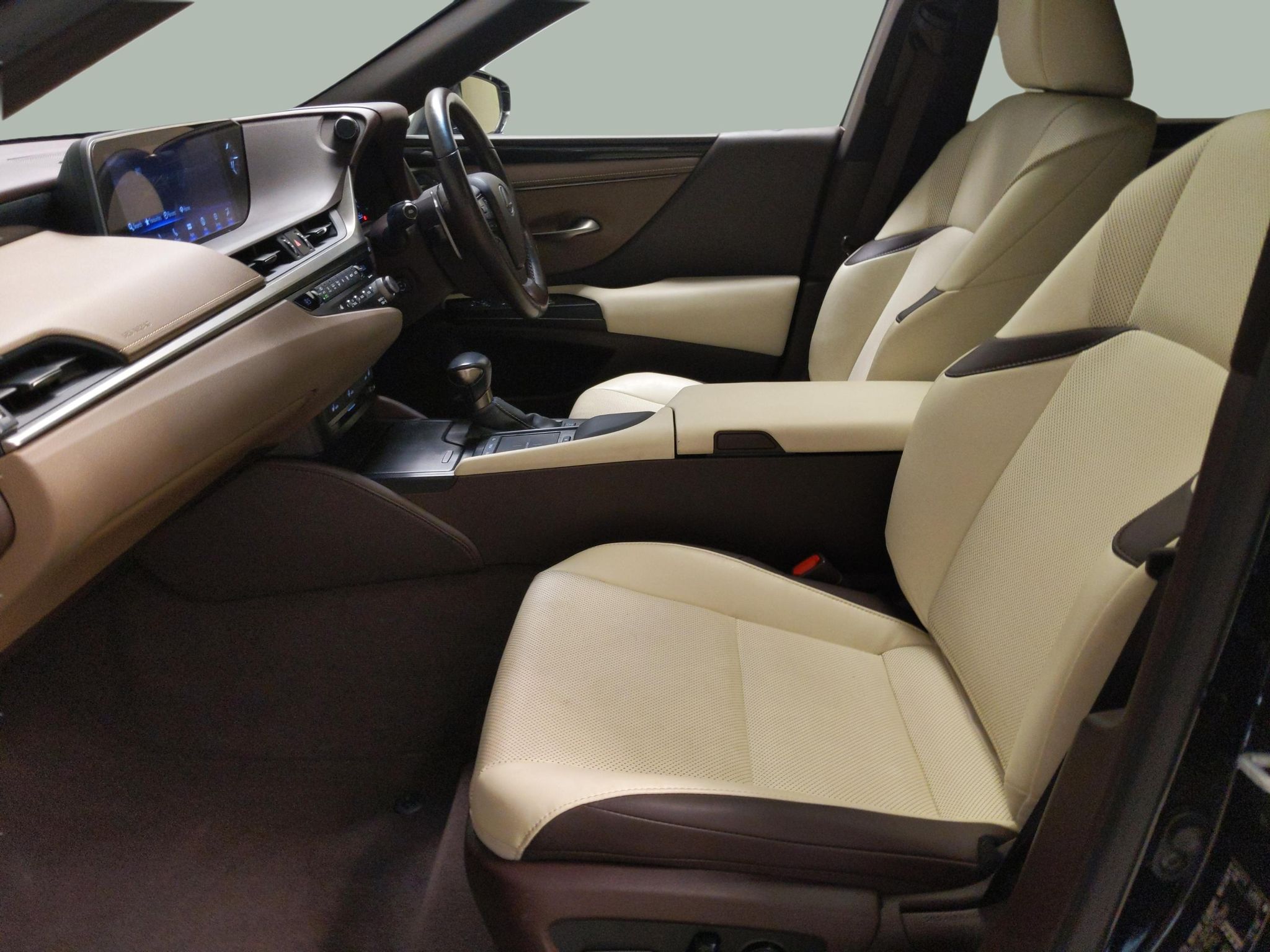 Main listing image - Lexus ES