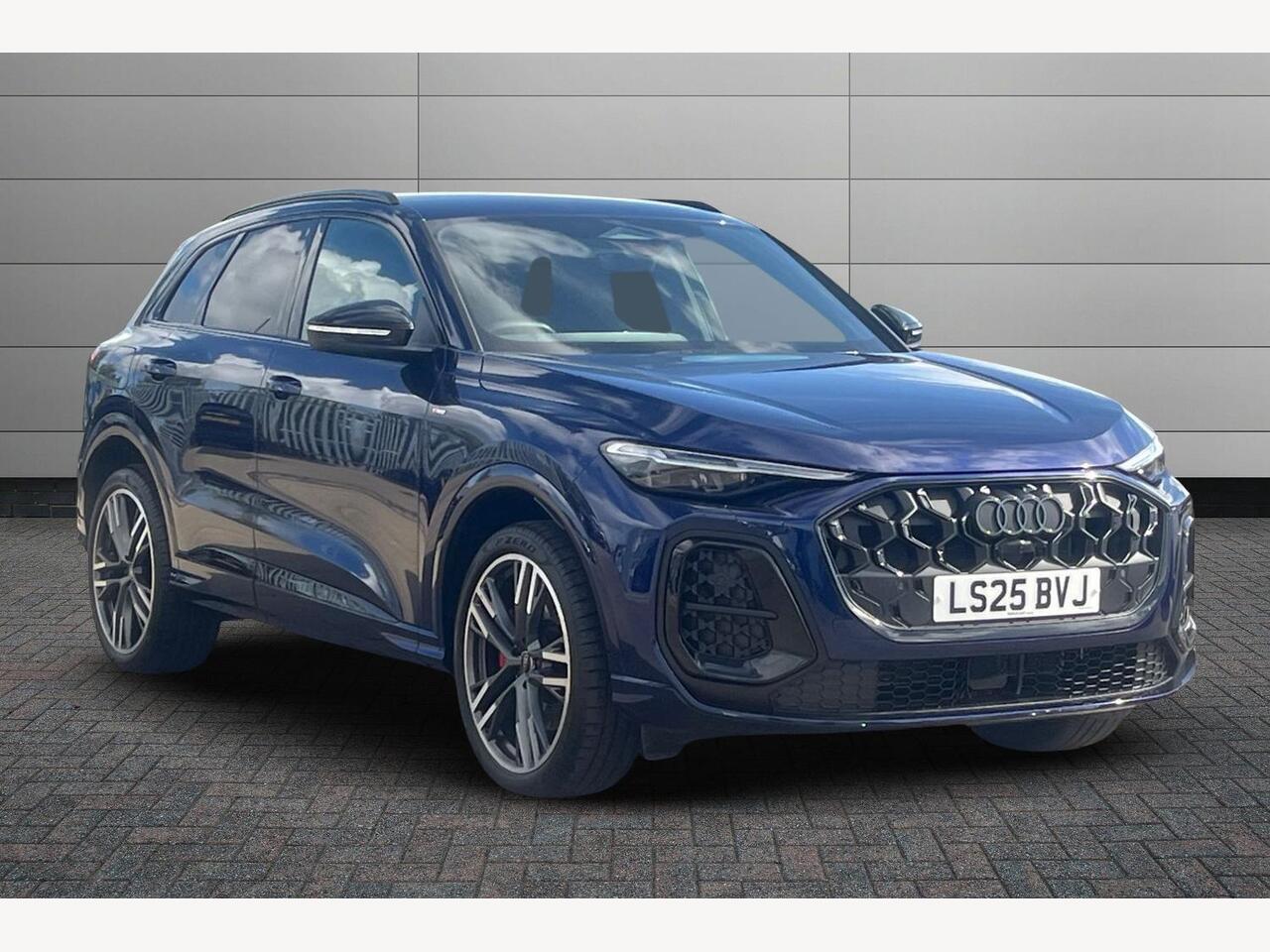 Main listing image - Audi Q5