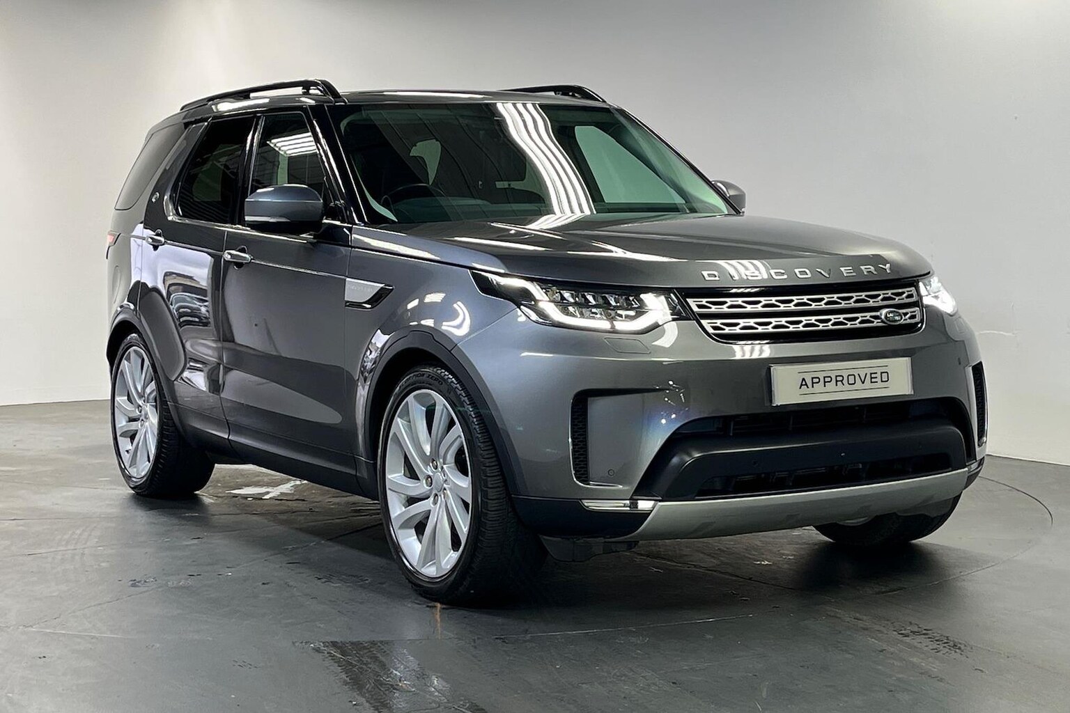 Main listing image - Land Rover Discovery