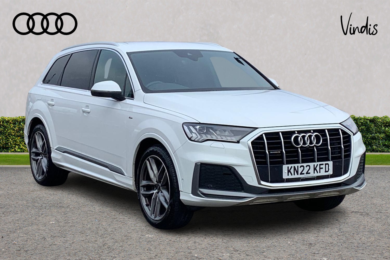 Main listing image - Audi Q7