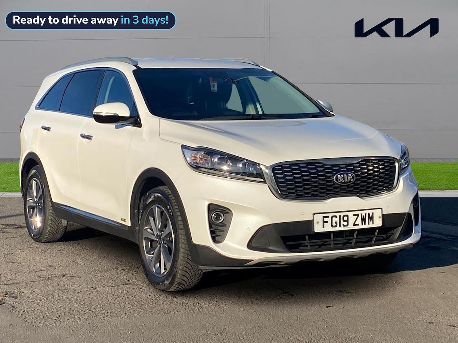 Main listing image - Kia Sorento