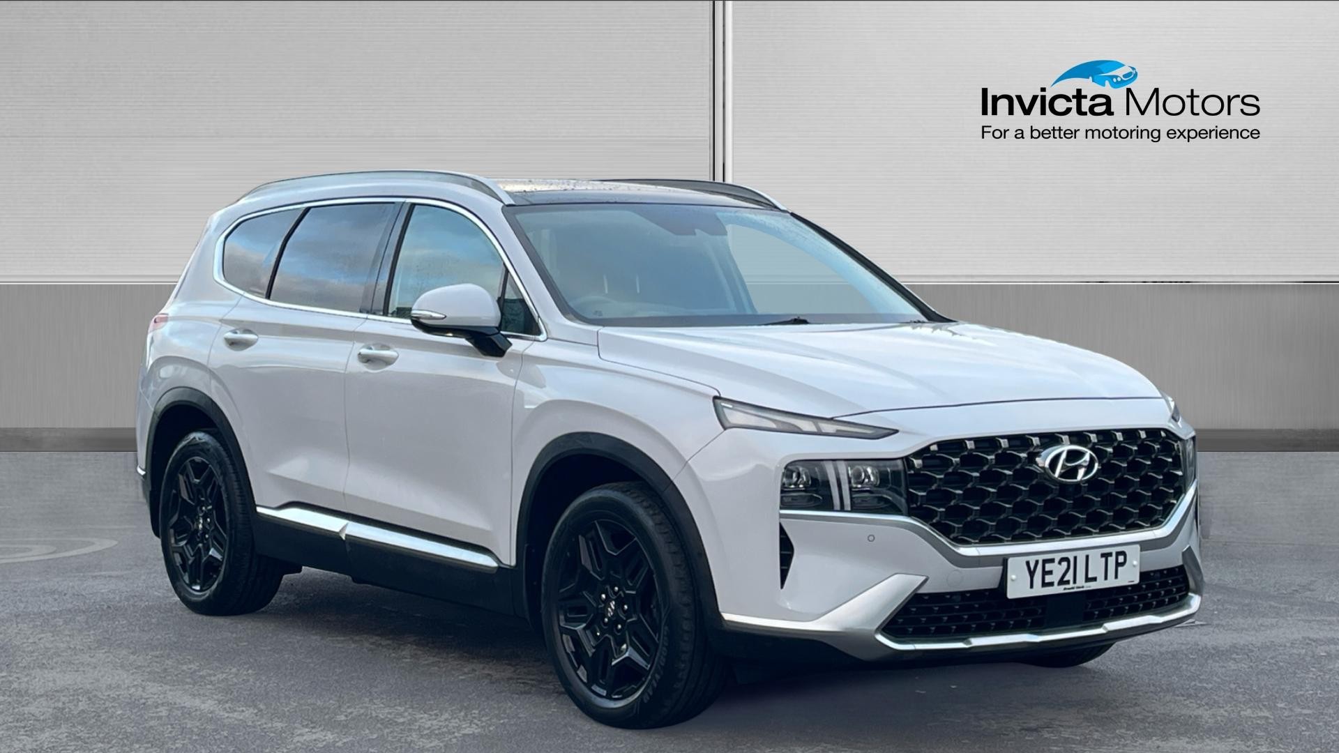 Main listing image - Hyundai Santa Fe