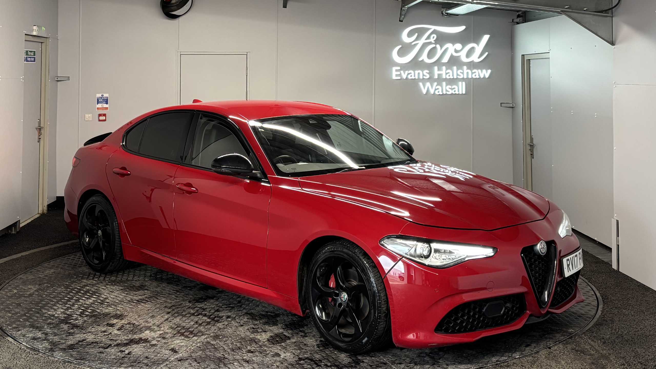 Main listing image - Alfa Romeo Giulia