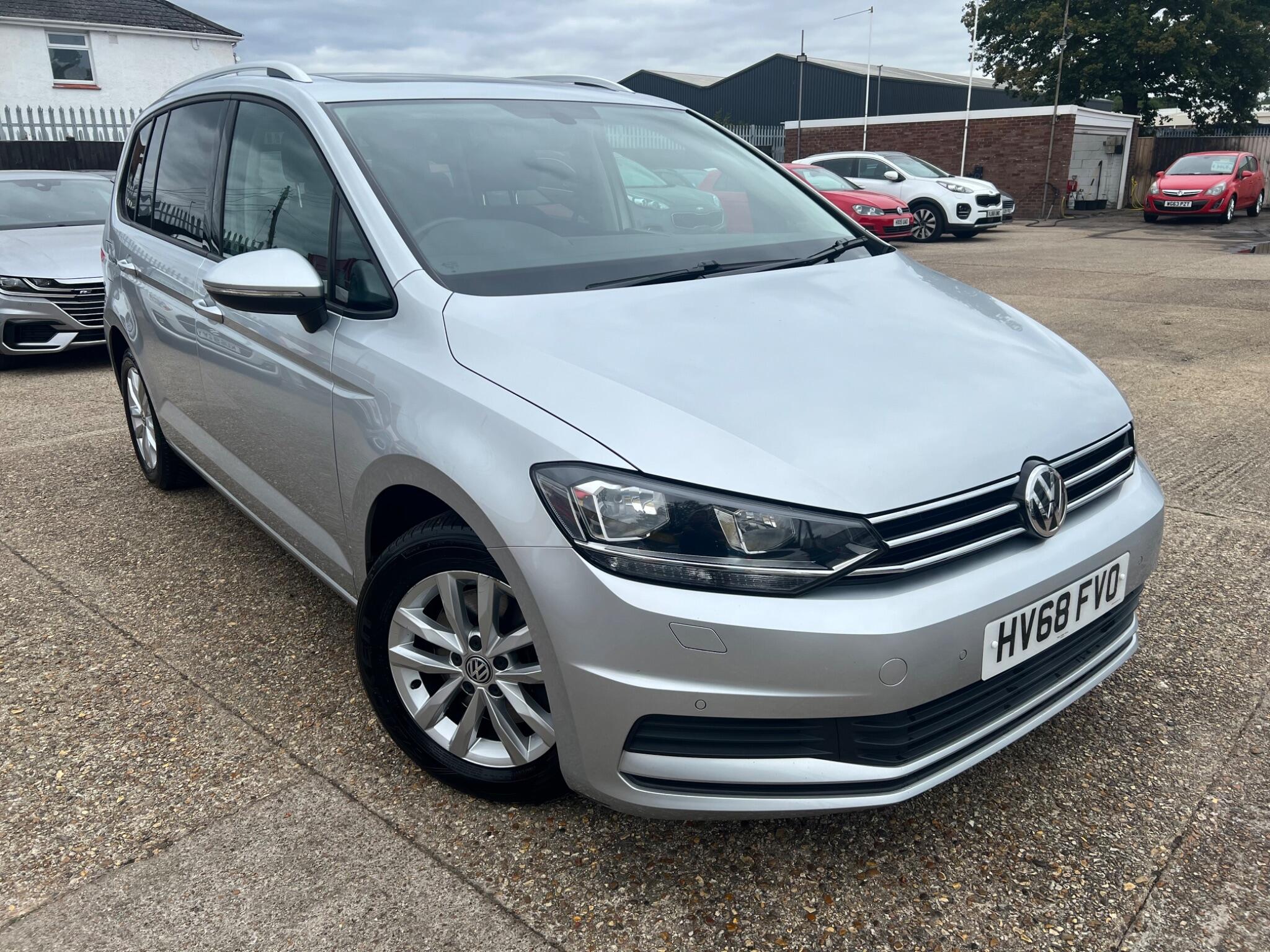 Main listing image - Volkswagen Touran