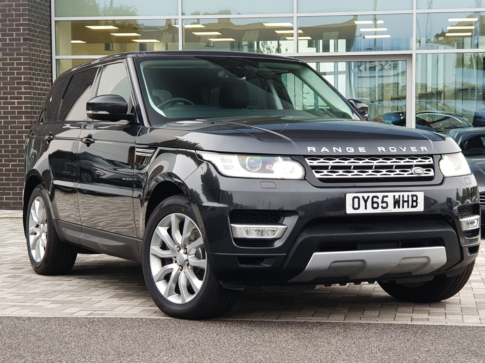 Main listing image - Land Rover Range Rover Sport