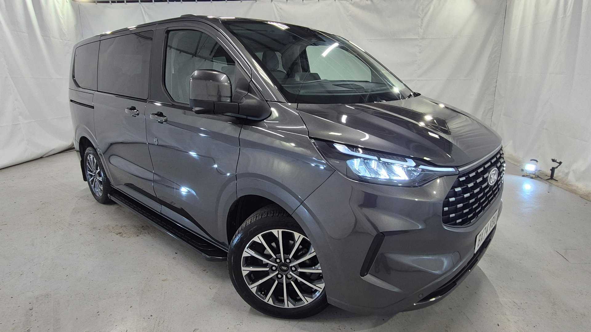 Main listing image - Ford Tourneo Custom