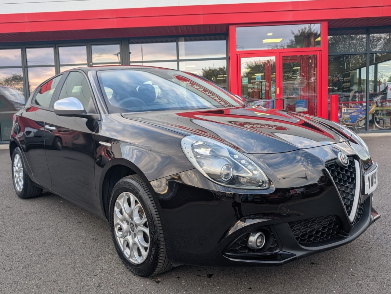 Main listing image - Alfa Romeo Giulietta