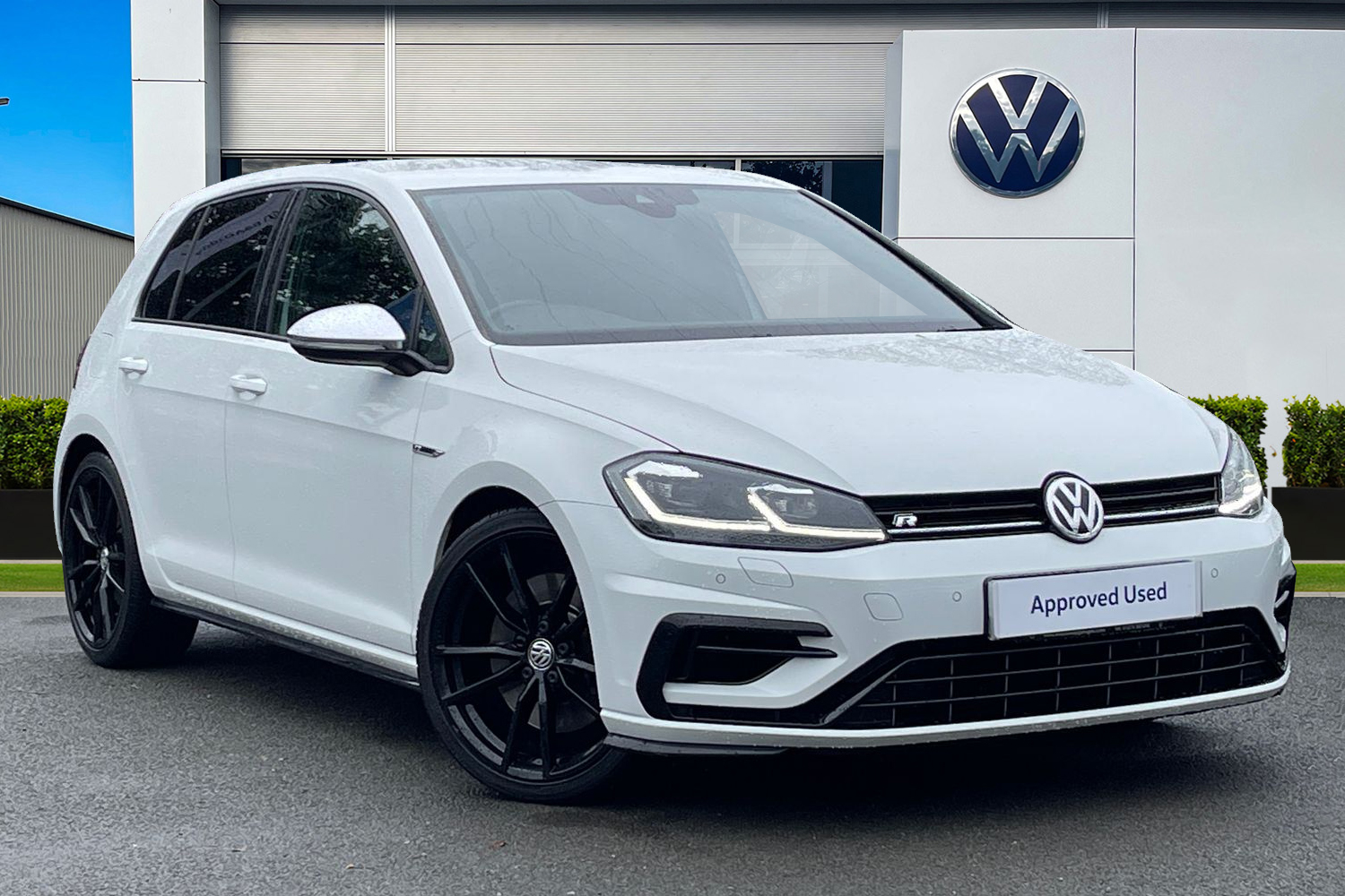 Main listing image - Volkswagen Golf R