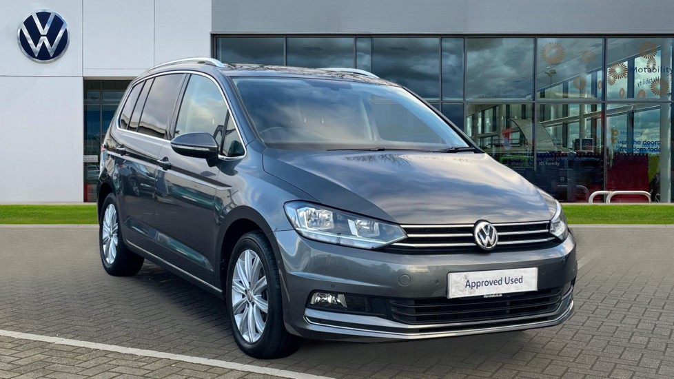 Main listing image - Volkswagen Touran