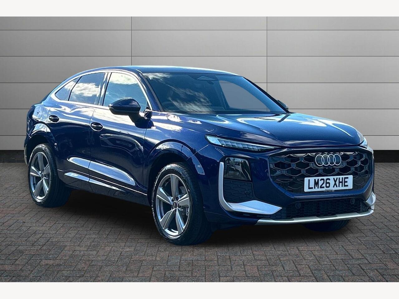 Main listing image - Audi Q3