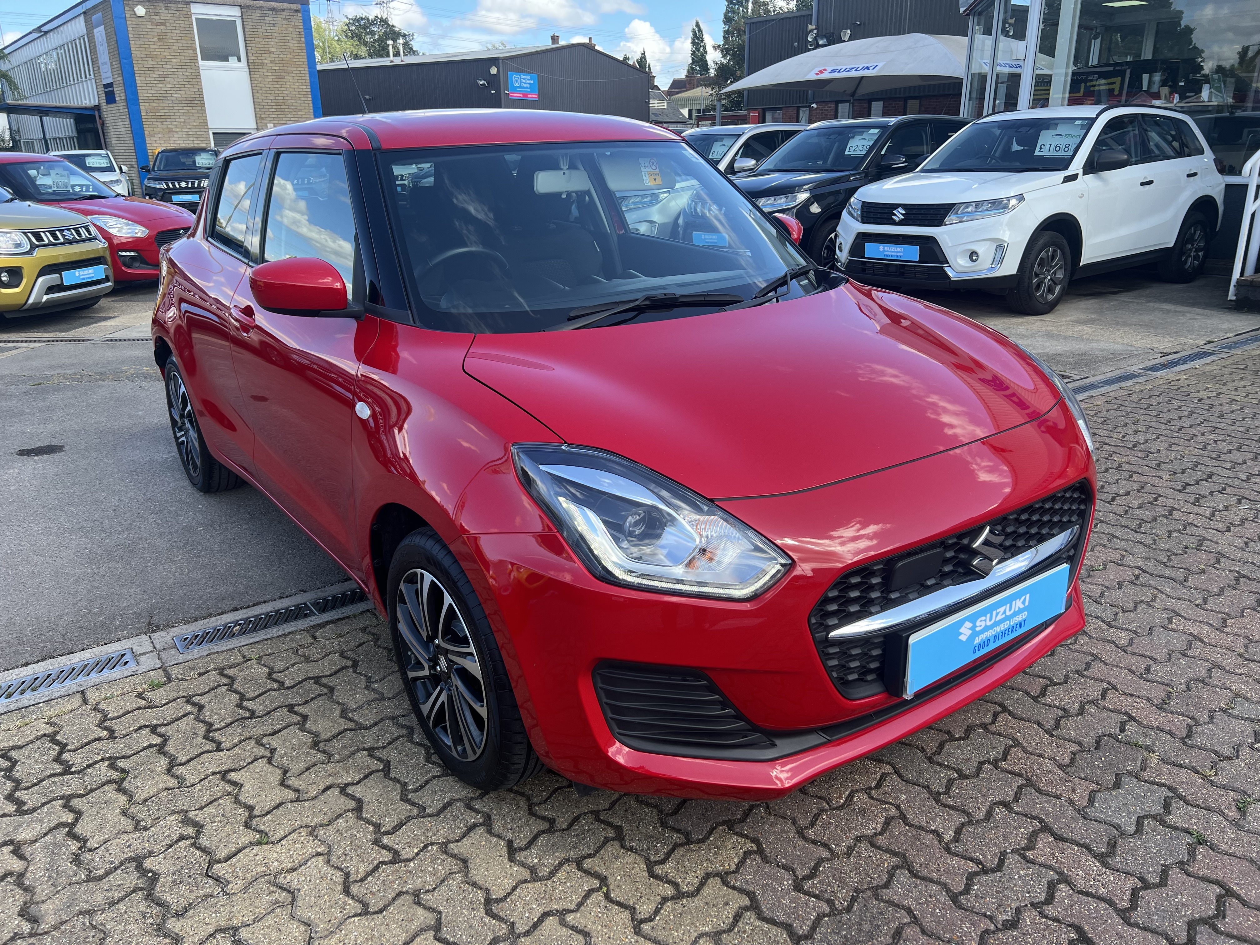 Main listing image - Suzuki Swift