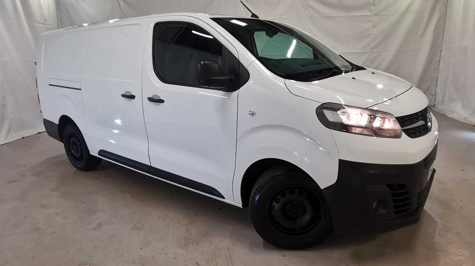 Main listing image - Vauxhall Vivaro