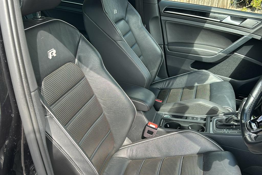 Main listing image - Volkswagen Golf R