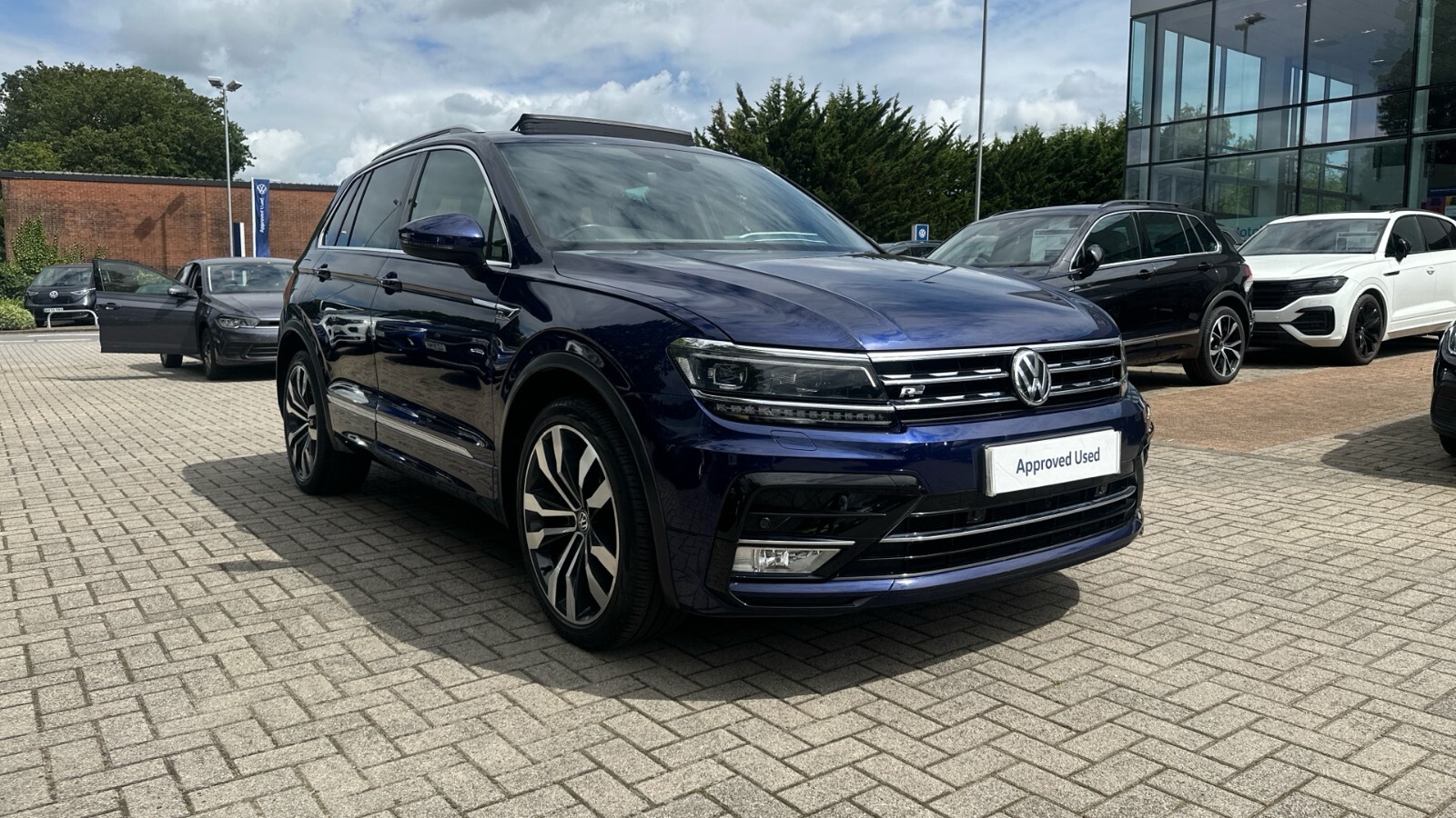 Main listing image - Volkswagen Tiguan