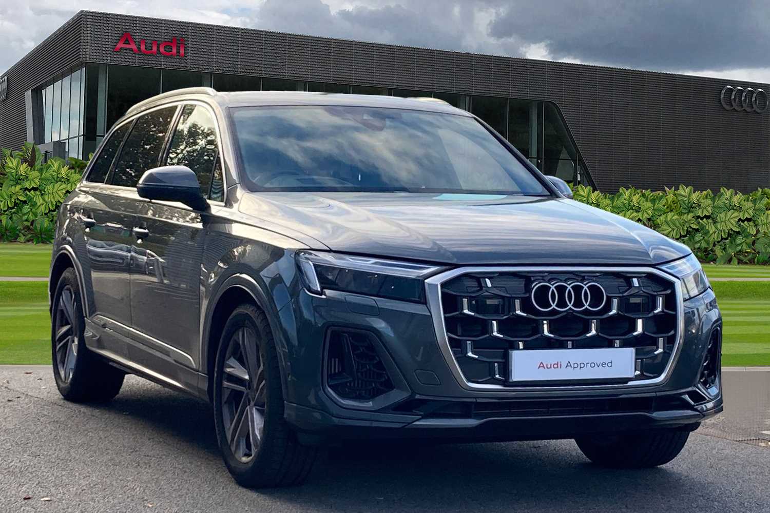 Main listing image - Audi Q7